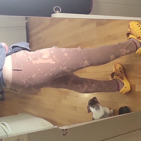 Mossimo distressed rose colored jeans - Picture 2 of 5